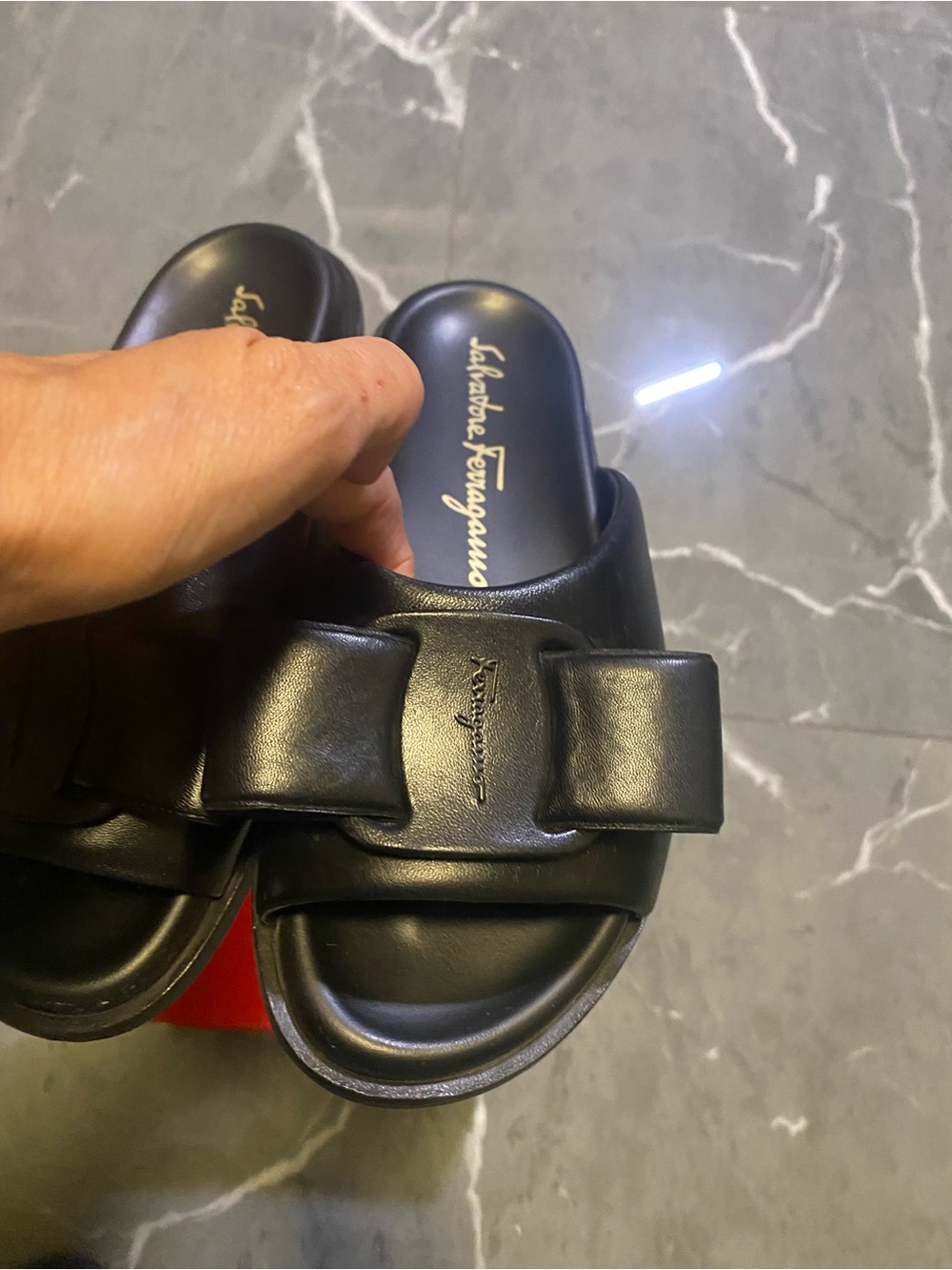 Salvatore Ferragamo Black Leather Vara Bow Slides - Picture 3 of 6